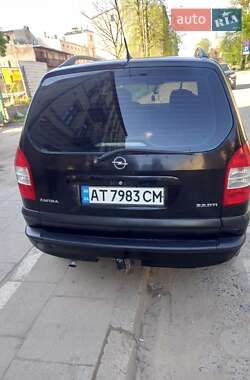 Минивэн Opel Zafira 2003 в Городенке