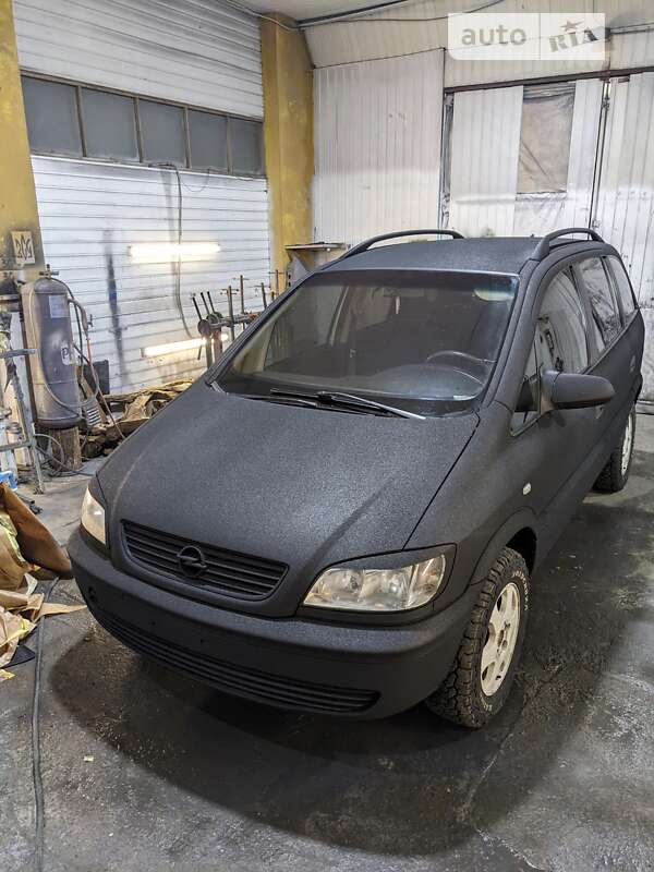 Минивэн Opel Zafira 2001 в Киеве