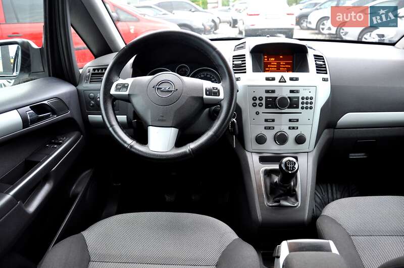 Минивэн Opel Zafira 2009 в Львове