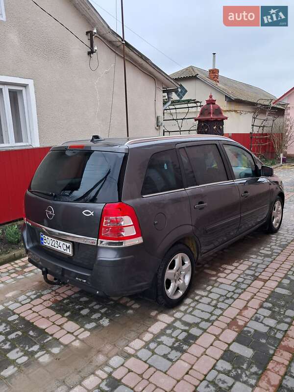 Минивэн Opel Zafira 2010 в Чорткове