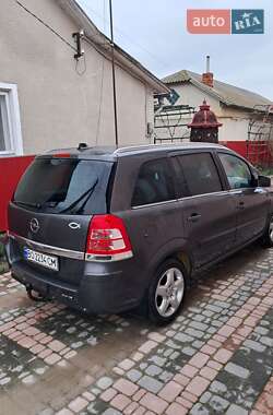 Минивэн Opel Zafira 2010 в 
