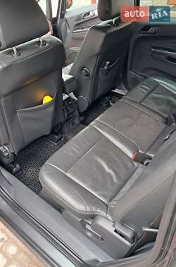 Минивэн Opel Zafira 2010 в 