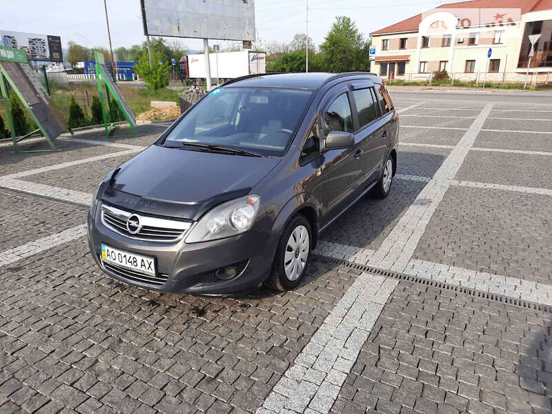 Минивэн Opel Zafira 2012 в Хусте