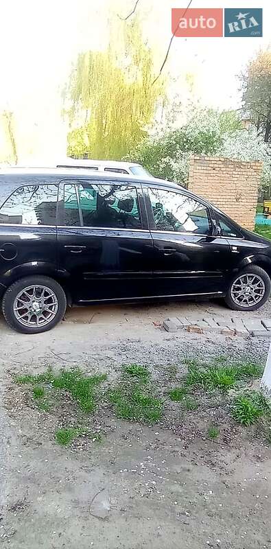 Мінівен Opel Zafira 2008 в Рівному