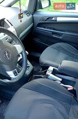 Минивэн Opel Zafira 2008 в 