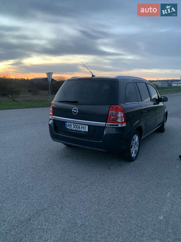 Мінівен Opel Zafira 2013 в Вінниці