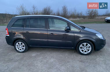 Минивэн Opel Zafira 2013 в 