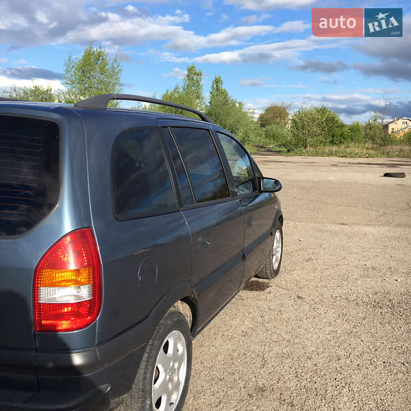 Минивэн Opel Zafira 2001 в Ивано-Франковске
