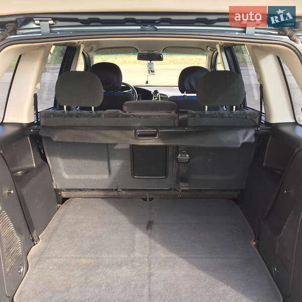 Минивэн Opel Zafira 2001 в Ивано-Франковске