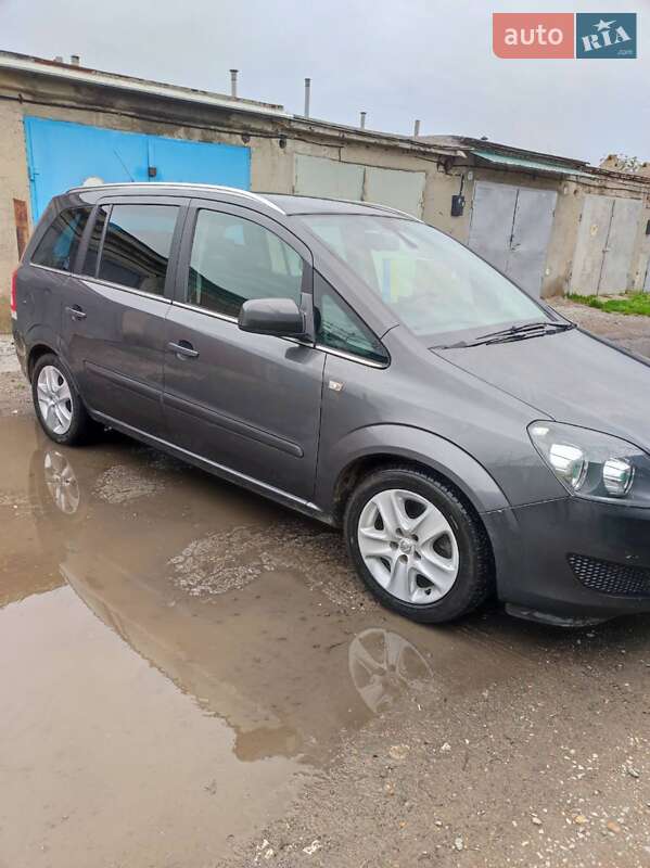 Opel Zafira 2011