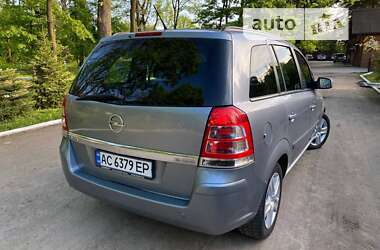 Минивэн Opel Zafira 2010 в Гайсине