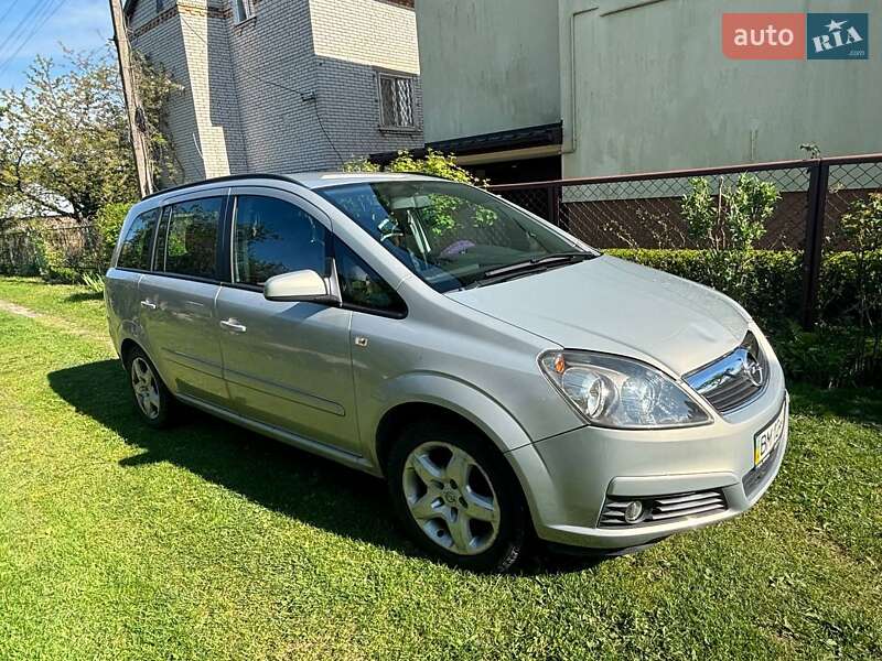 Мінівен Opel Zafira 2008 в Києві