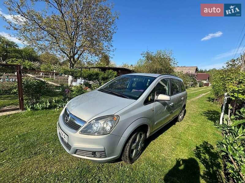 Мінівен Opel Zafira 2008 в Києві