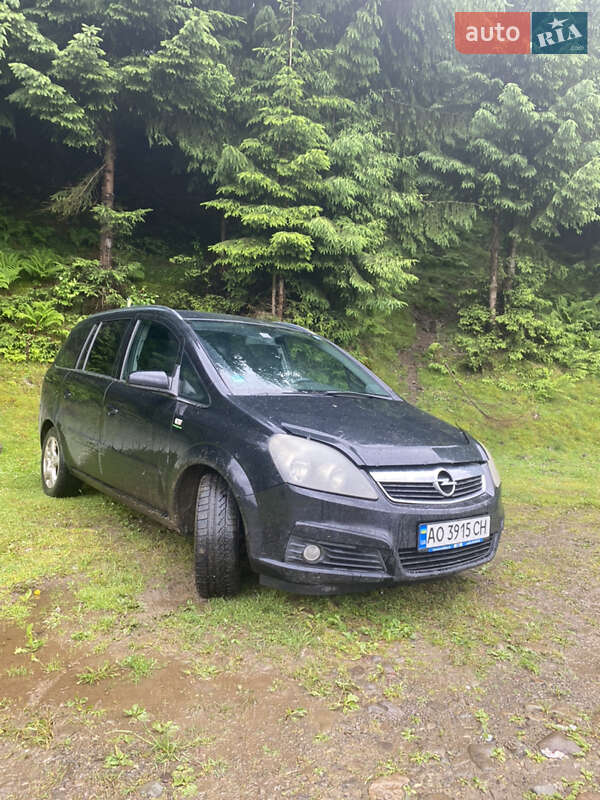 Минивэн Opel Zafira 2007 в Межгорье