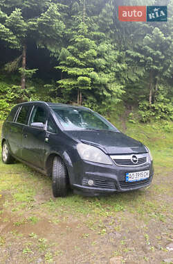 Минивэн Opel Zafira 2007 в Межгорье