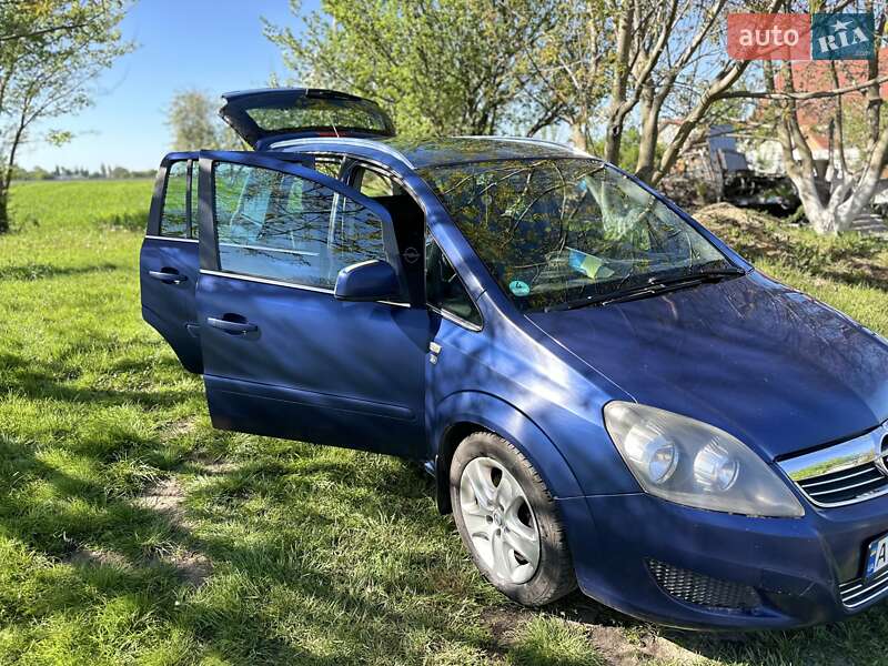 Мінівен Opel Zafira 2010 в Білій Церкві