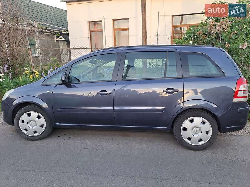 Минивэн Opel Zafira 2009 в Мукачево