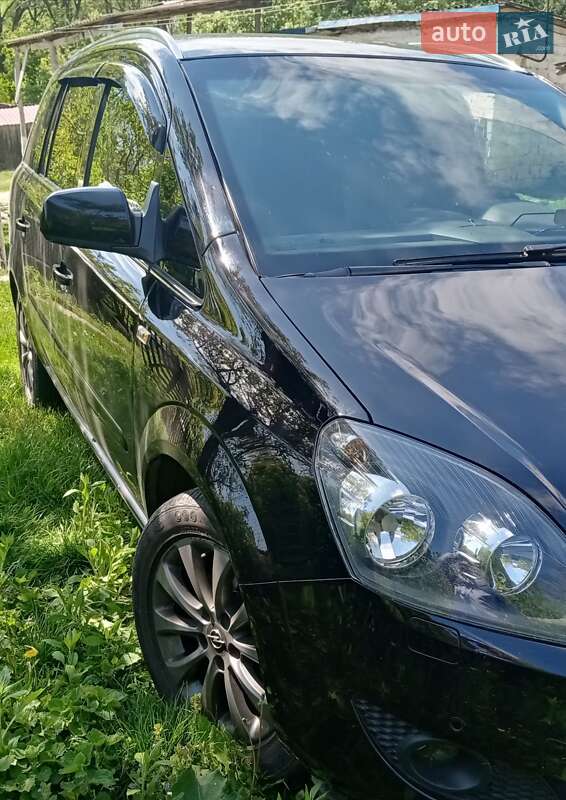 Минивэн Opel Zafira 2011 в Виннице