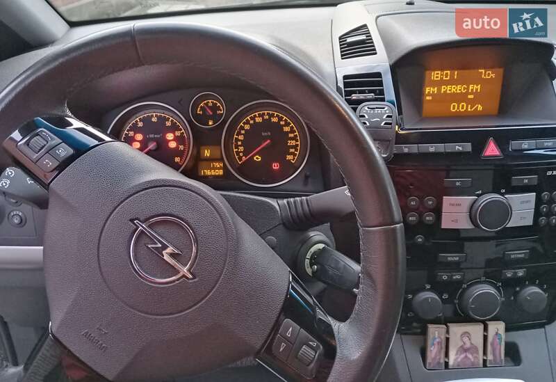 Минивэн Opel Zafira 2011 в Виннице