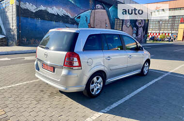 Минивэн Opel Zafira 2008 в Луцке