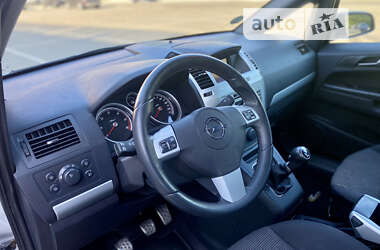 Минивэн Opel Zafira 2008 в Луцке