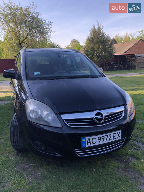 Минивэн Opel Zafira 2013 в Луцке