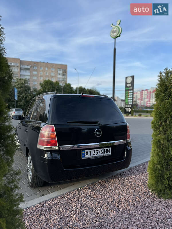 Минивэн Opel Zafira 2006 в Луцке