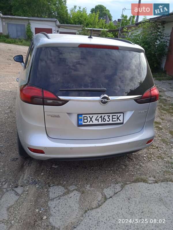 Opel Zafira 2016