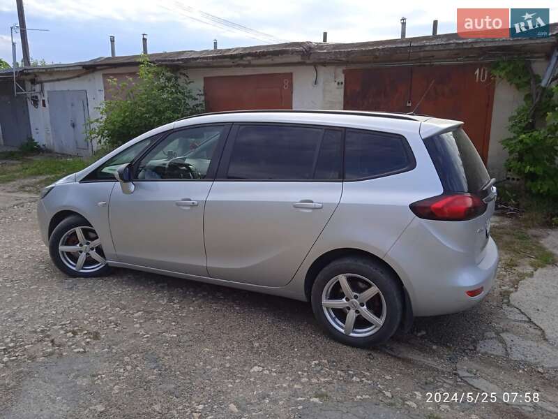 Мінівен Opel Zafira 2016 в Волочиську