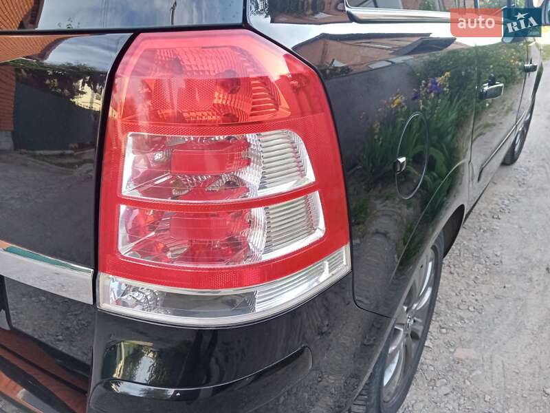Минивэн Opel Zafira 2011 в Виннице