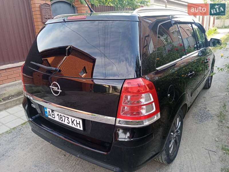 Минивэн Opel Zafira 2011 в Виннице