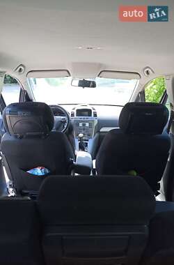 Минивэн Opel Zafira 2006 в Киеве