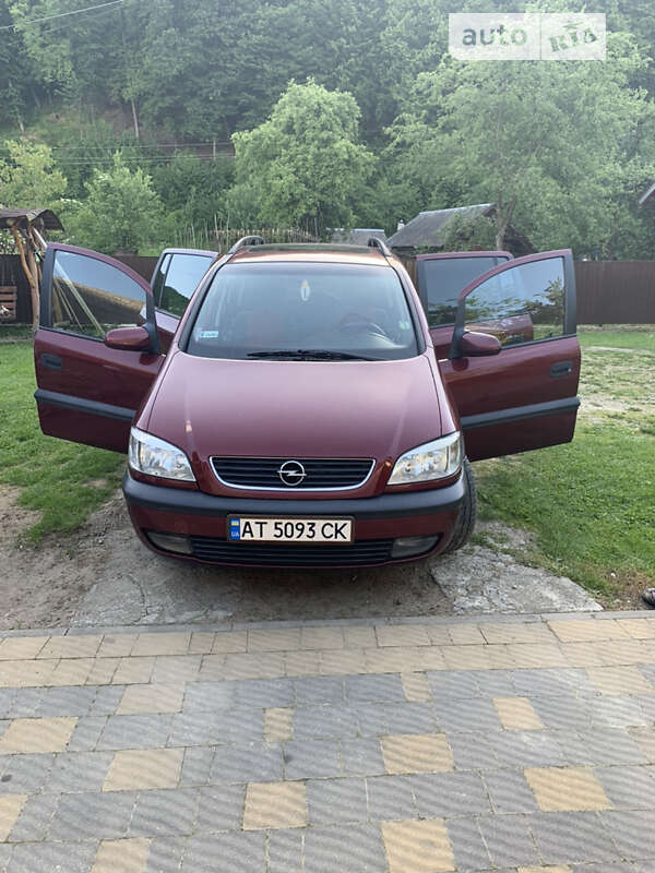 Мінівен Opel Zafira 2000 в Долині