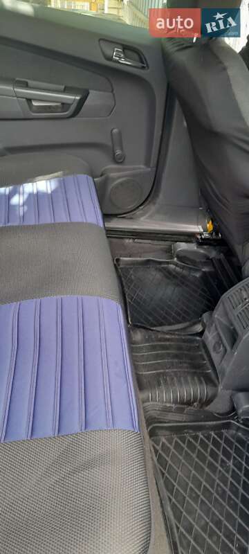 Минивэн Opel Zafira 2013 в Сторожинце