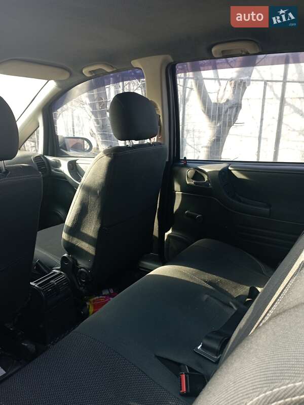 Минивэн Opel Zafira 2003 в Каменском