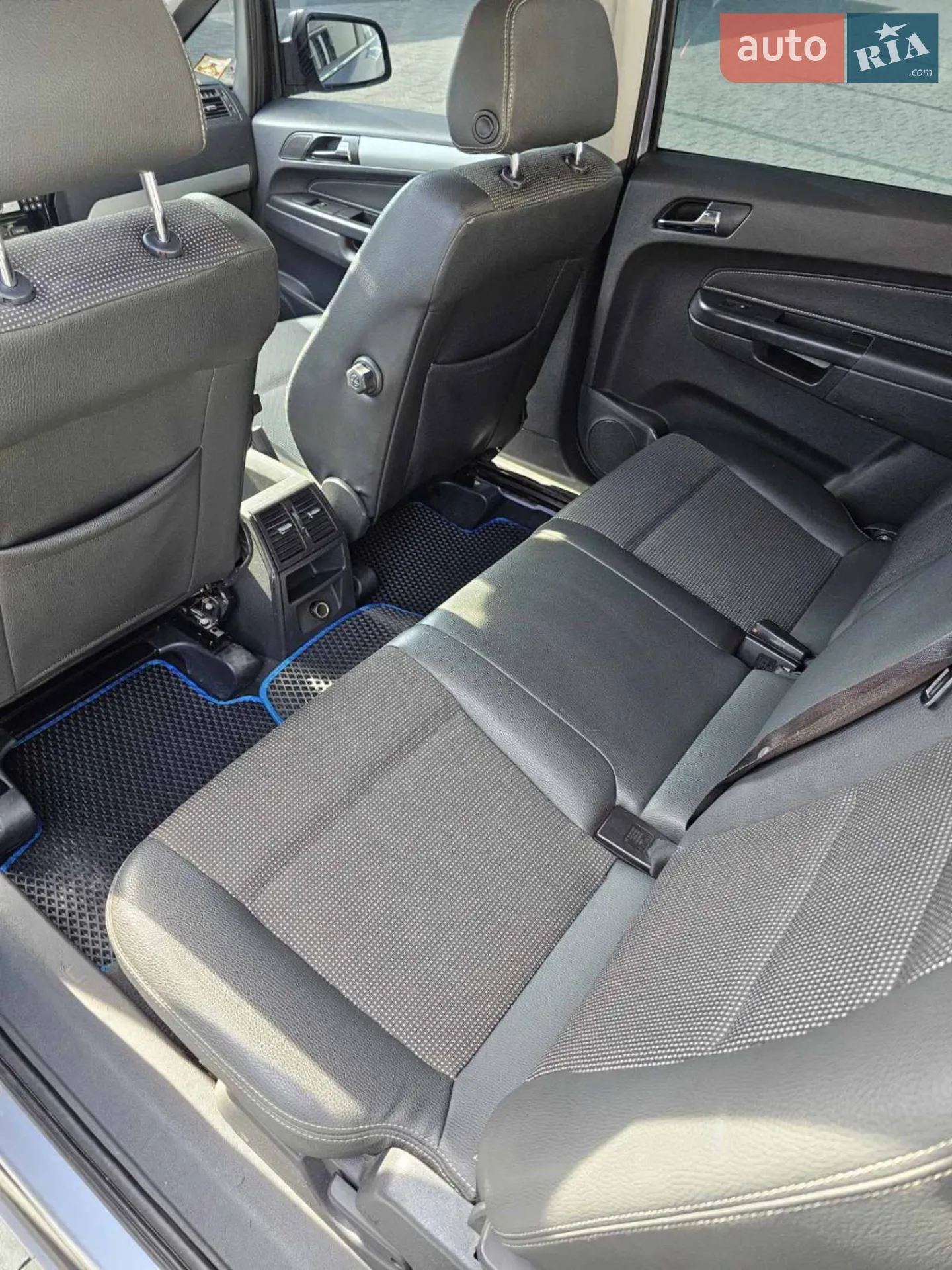 2010 Opel Zafira - мініатюра 12
