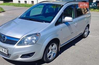 Минивэн Opel Zafira 2010 в 