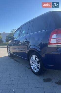 Мінівен Opel Zafira 2013 в Дрогобичі