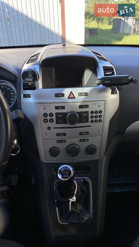 Минивэн Opel Zafira 2011 в Борщеве