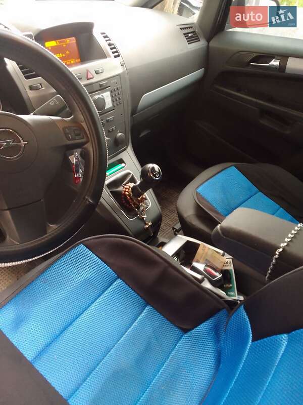Минивэн Opel Zafira 2007 в Звягеле