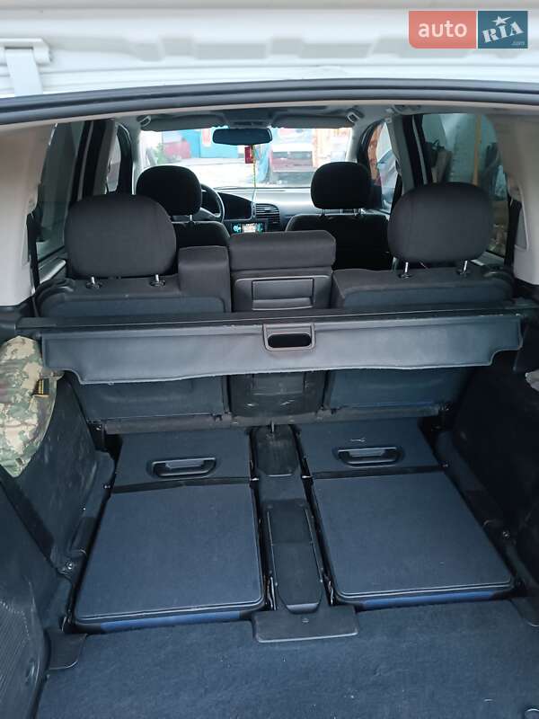 Минивэн Opel Zafira 2004 в Белой Церкви