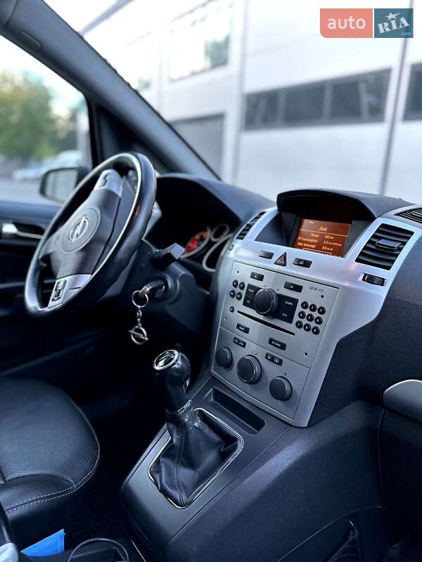 Мінівен Opel Zafira 2009 в Умані