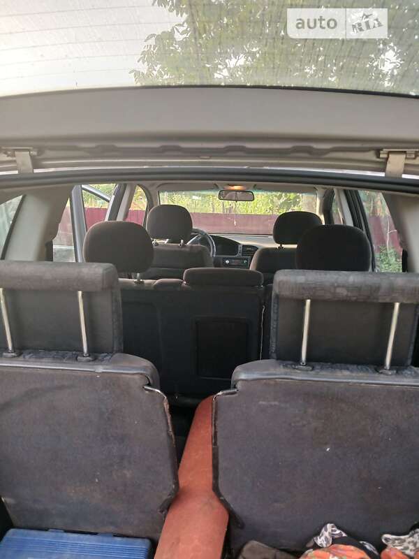 Минивэн Opel Zafira 2000 в Саврани
