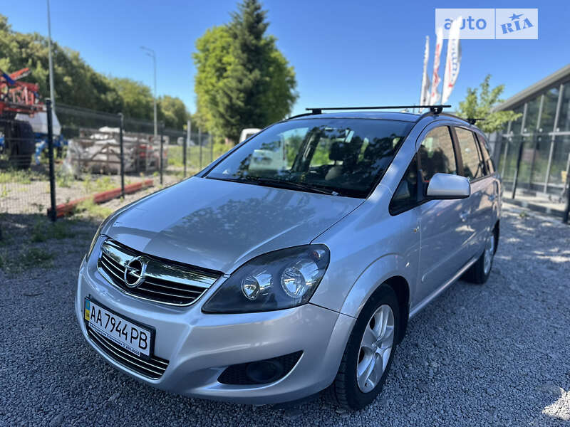 Мінівен Opel Zafira 2012 в Вінниці