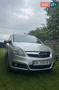 Минивэн Opel Zafira 2006 в Березному