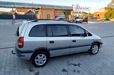 Минивэн Opel Zafira 2001 в Романове