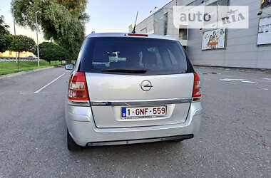 Минивэн Opel Zafira 2011 в Обухове