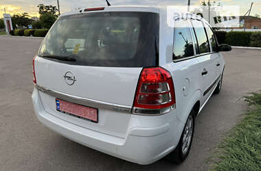 Мінівен Opel Zafira 2010 в Полтаві