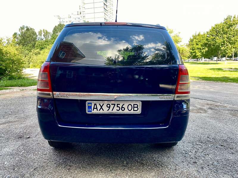 Минивэн Opel Zafira 2008 в Харькове