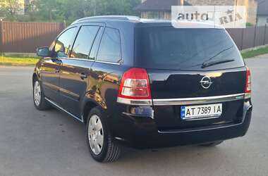 Мінівен Opel Zafira 2011 в Коломиї